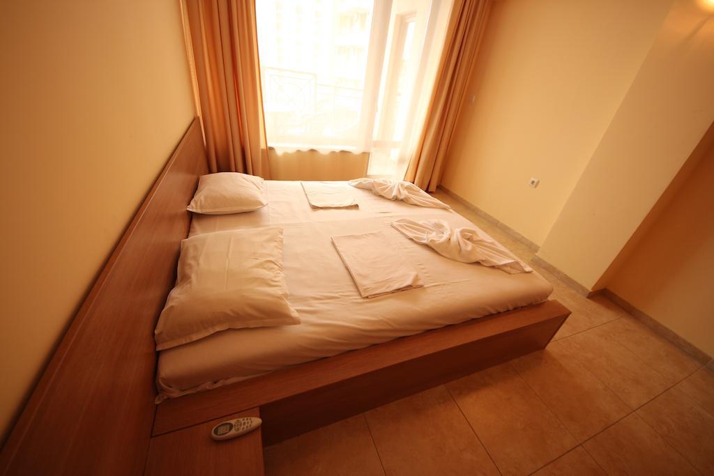Menada Sea Regal Apartments Sunny Beach Room photo