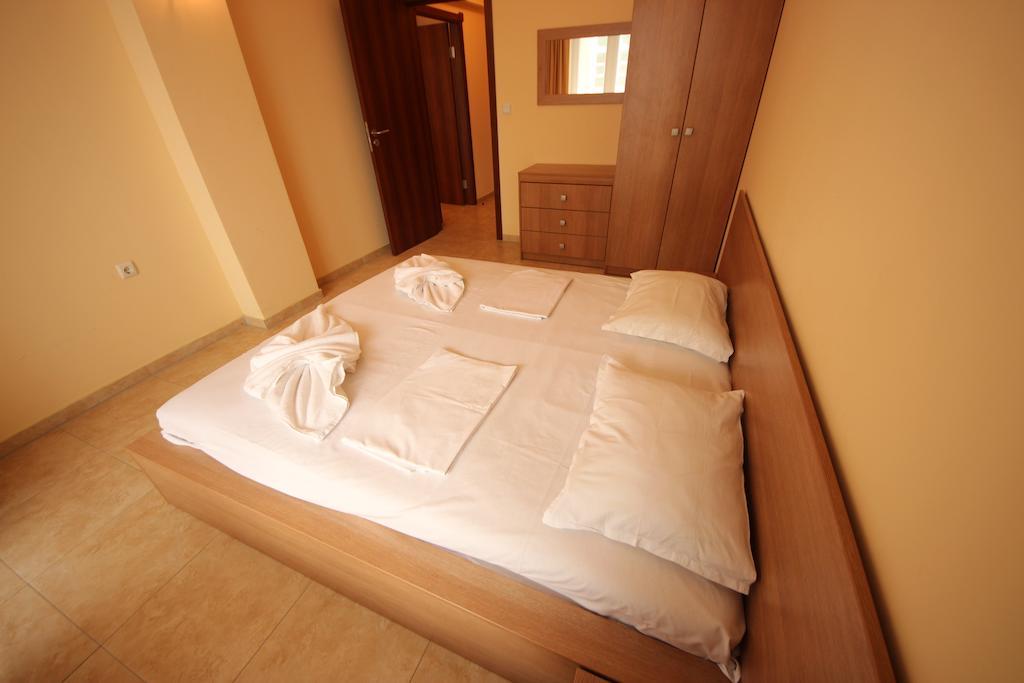 Menada Sea Regal Apartments Sunny Beach Room photo