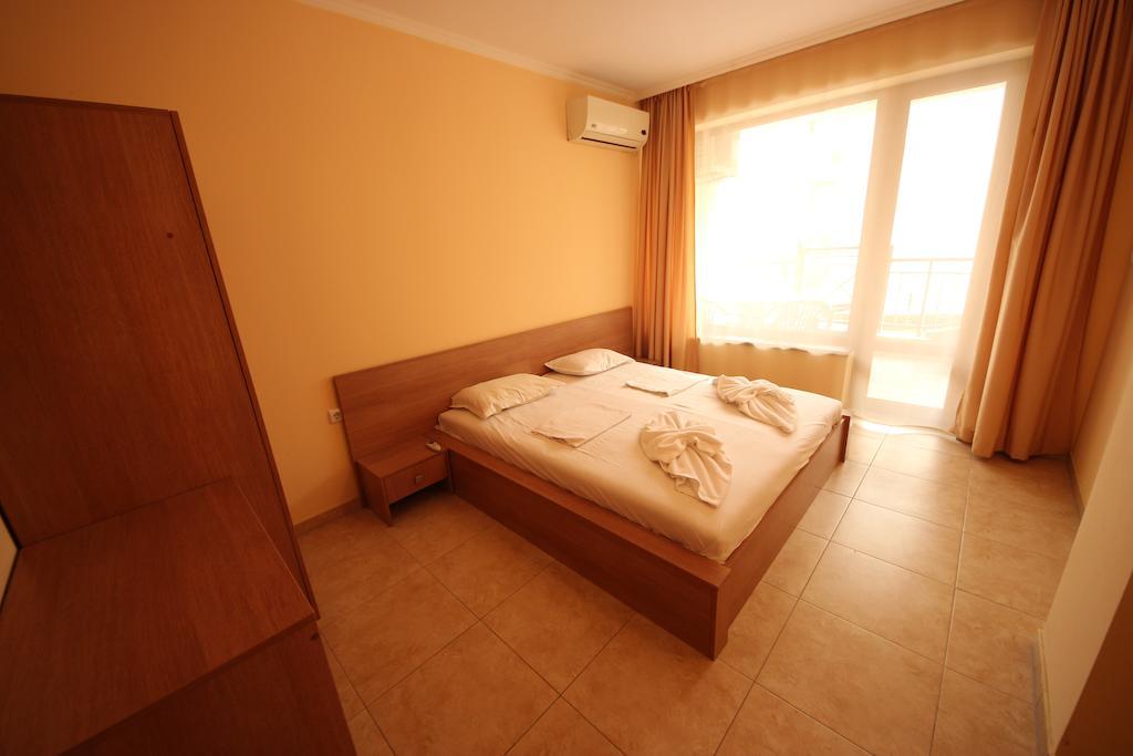 Menada Sea Regal Apartments Sunny Beach Room photo